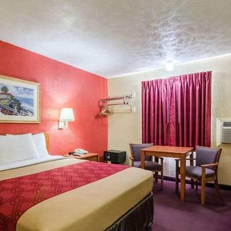 Econo Lodge Ottawa Esterno foto
