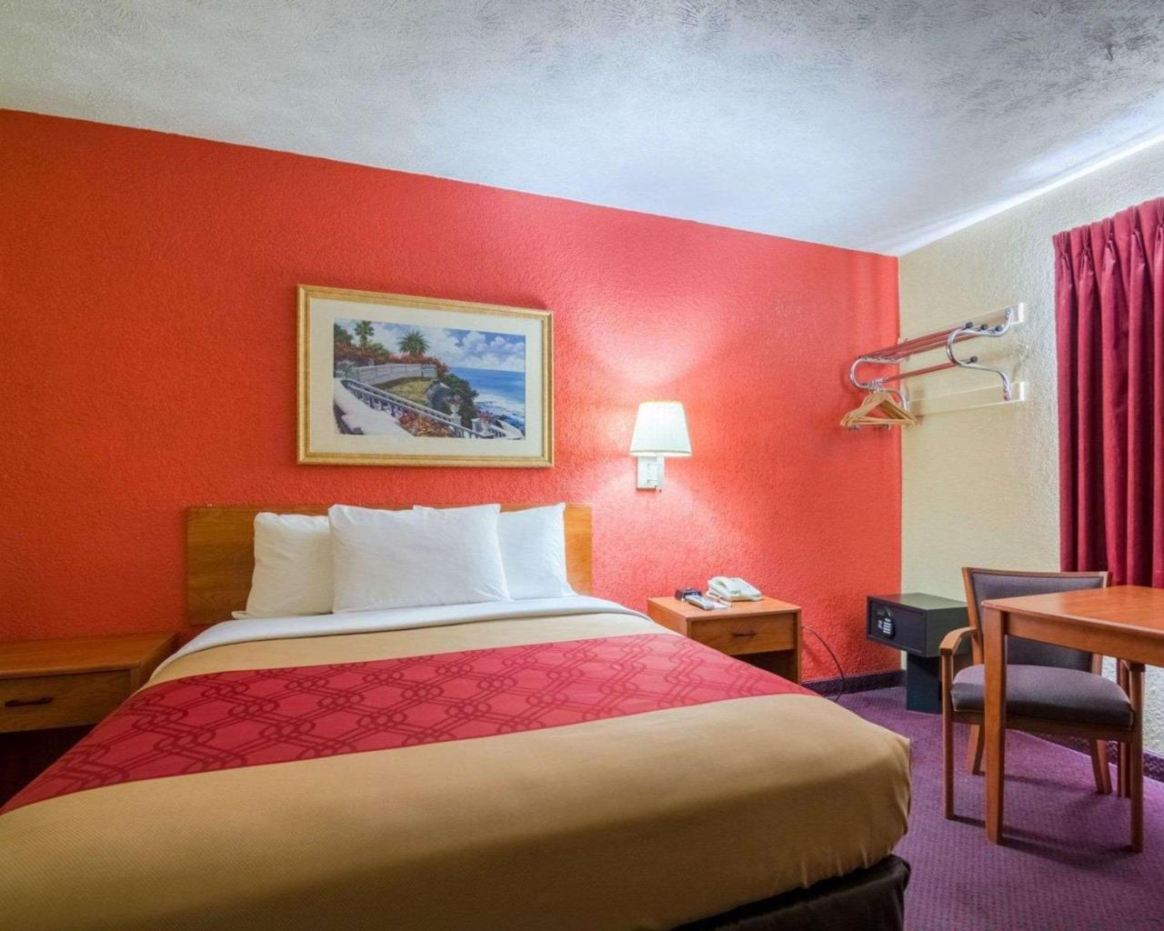 Econo Lodge Ottawa Esterno foto